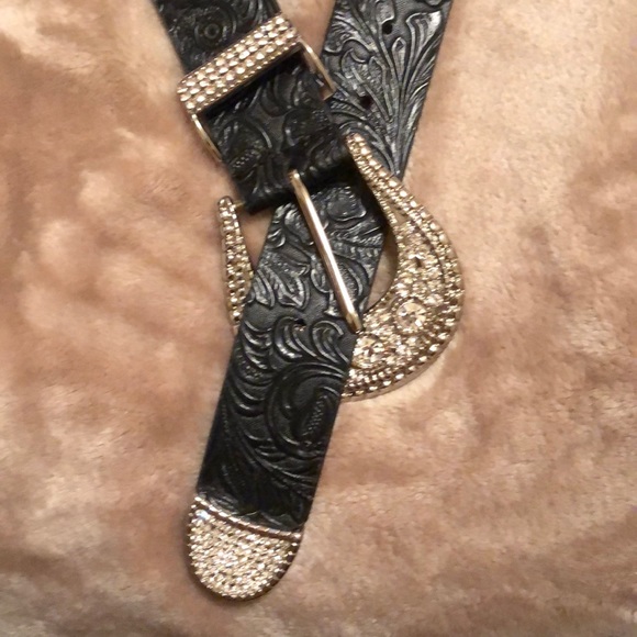 Chico’s Belt - Picture 2 of 3